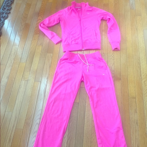 hot pink nike jogging suit
